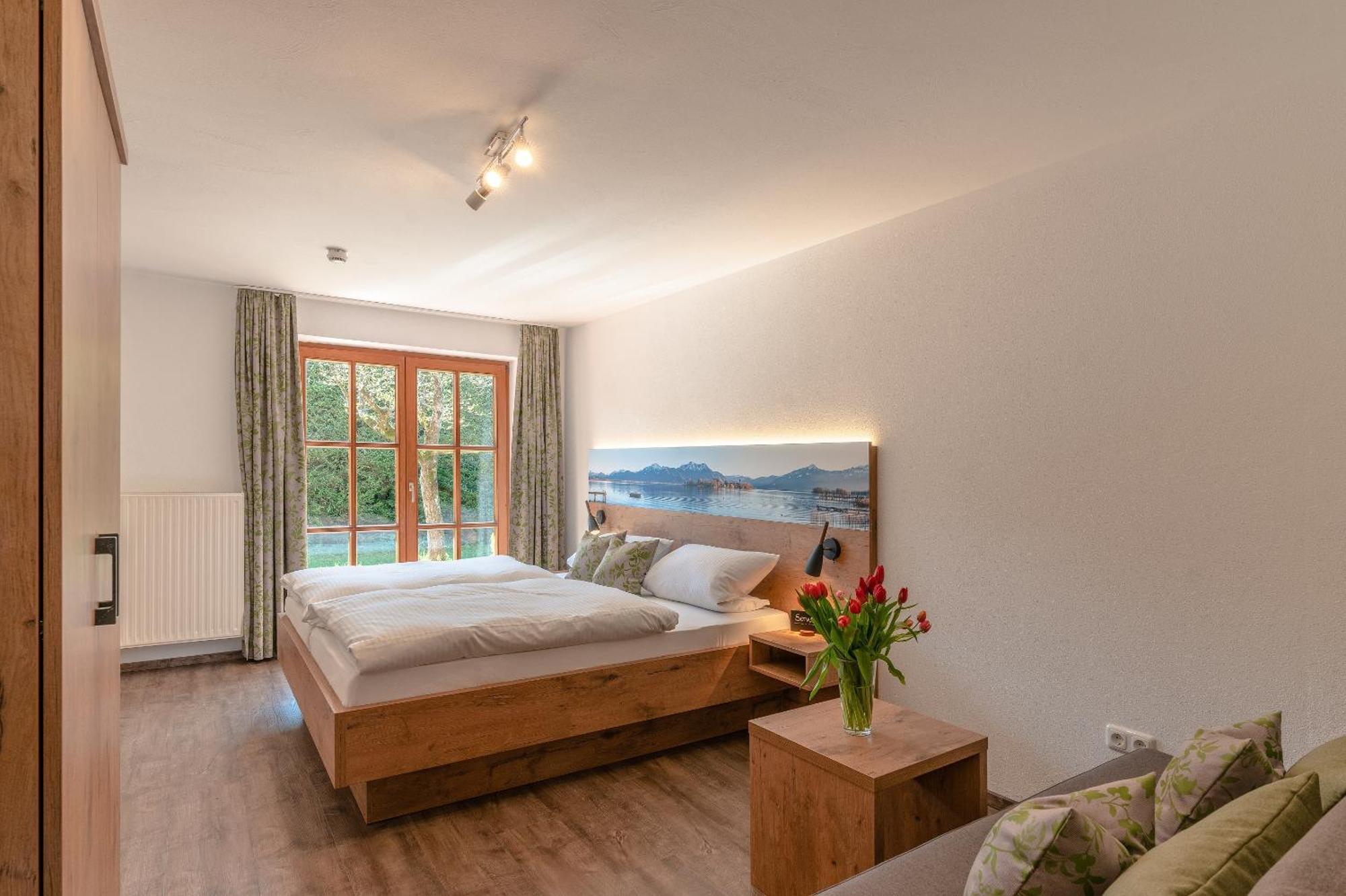 Gaeste- Und Apartmenthaus Wiesholler Химинг Экстерьер фото