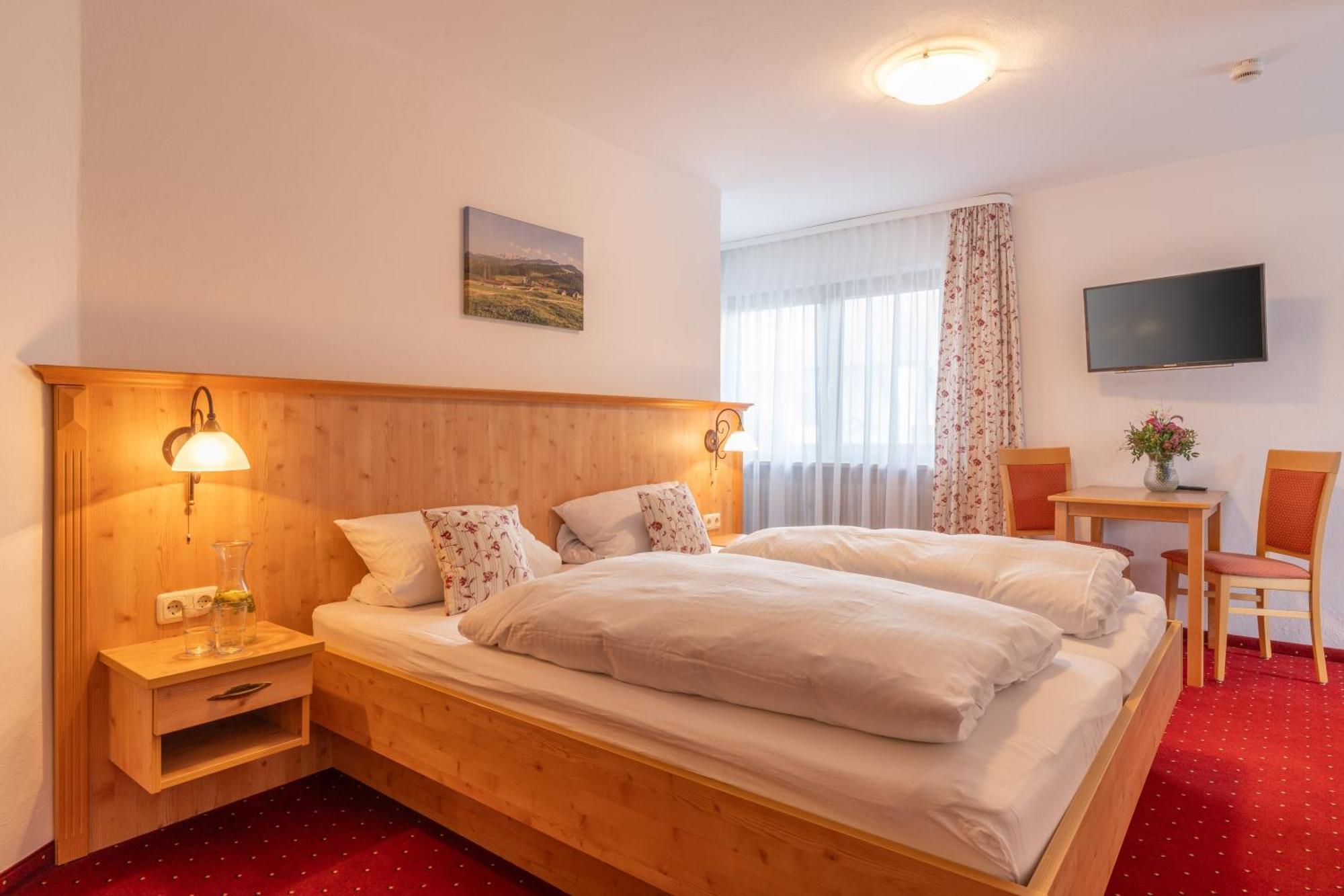 Gaeste- Und Apartmenthaus Wiesholler Химинг Экстерьер фото